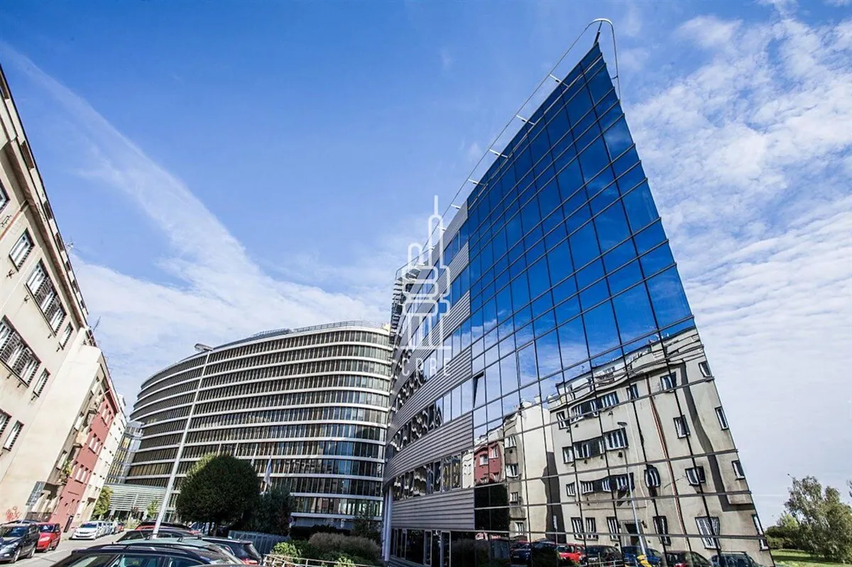 Pronájem kanceláře 956 m²